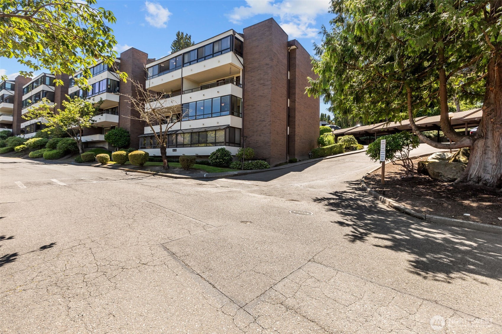 10903 Glen Acres Drive S #B, Seattle, WA 98168, photo 3 of 40