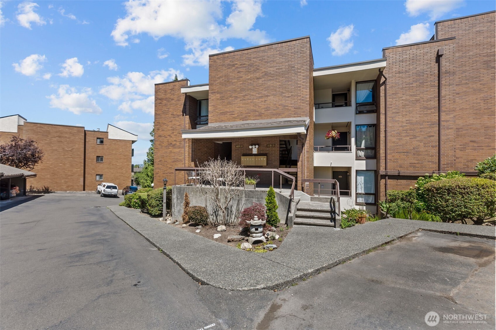 10903 Glen Acres Drive S #B, Seattle, WA 98168, photo 4 of 40