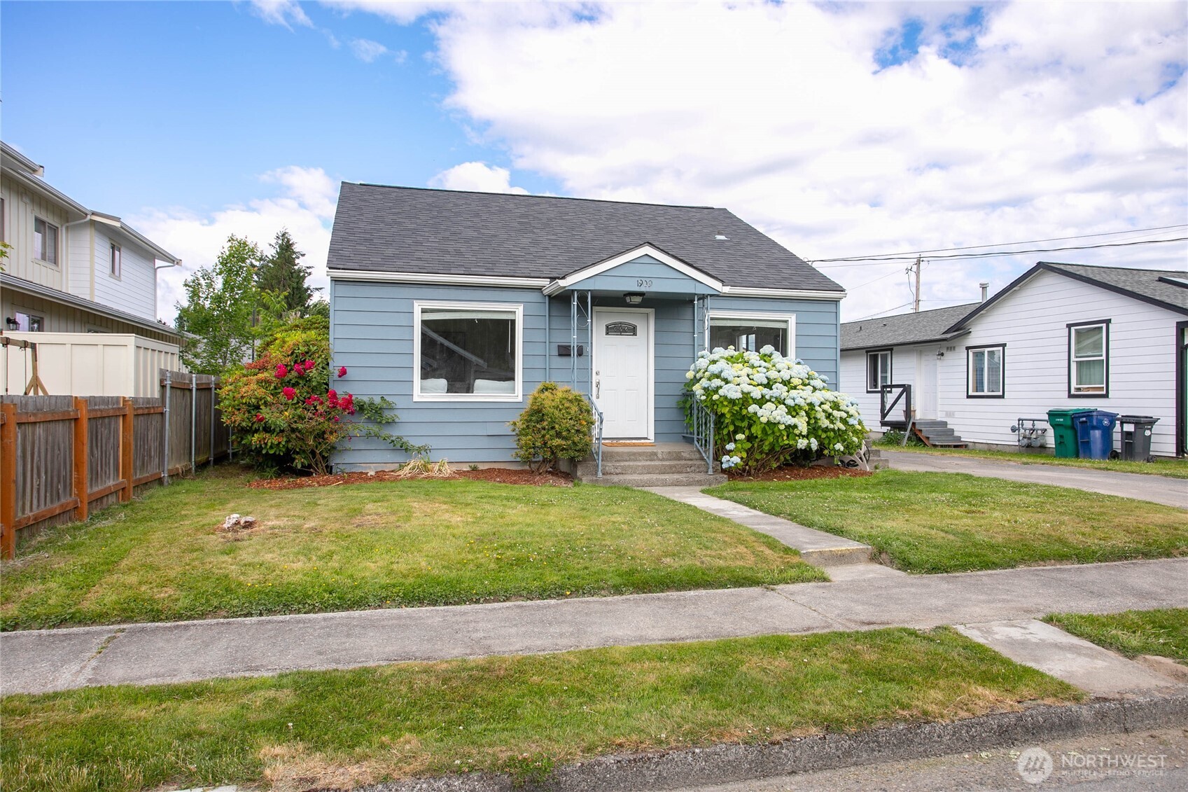 1909 Cleveland Avenue, Mount Vernon, WA 98273, photo 2 of 2