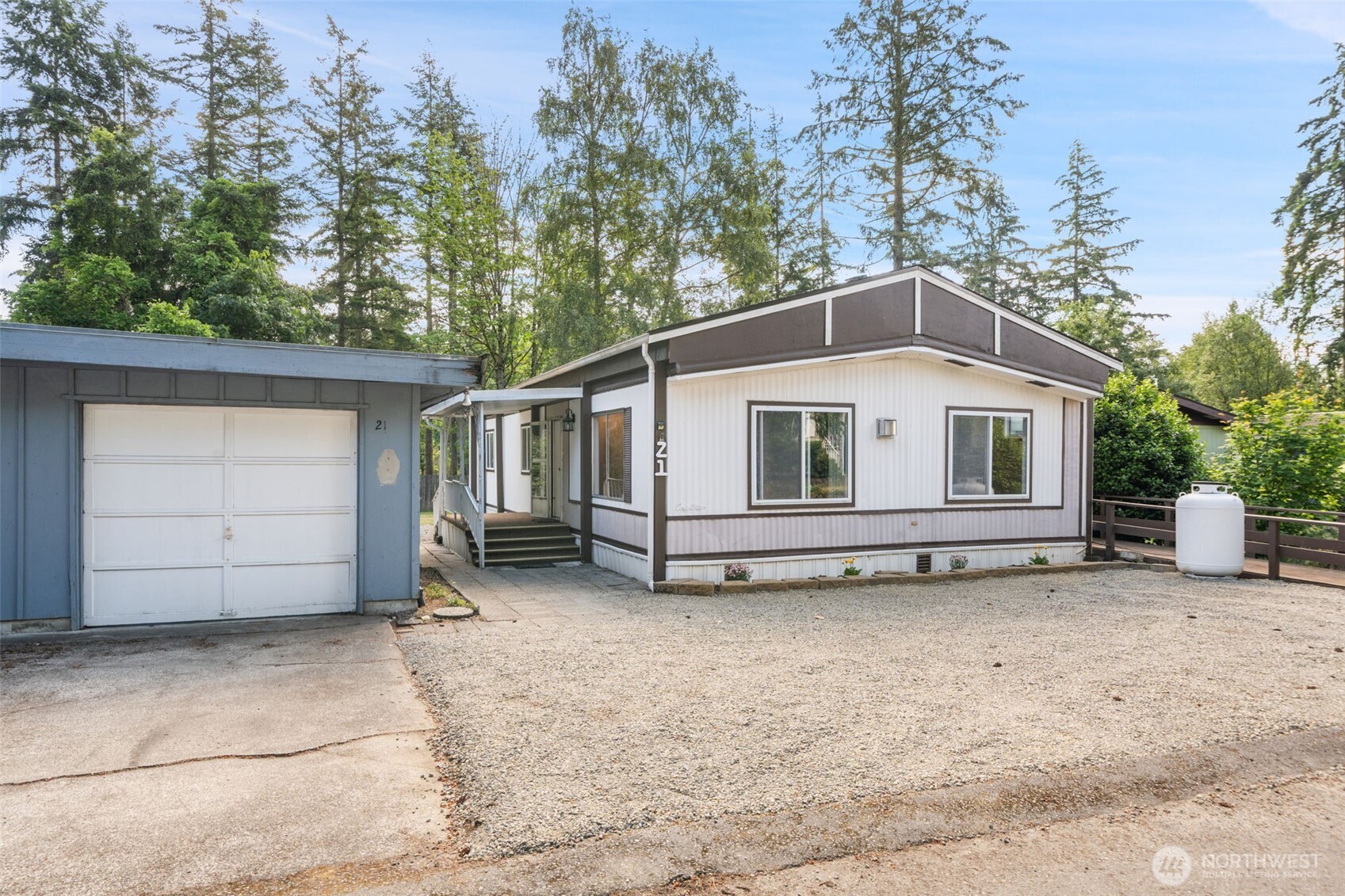 6521 SE Mile Hill Drive #21