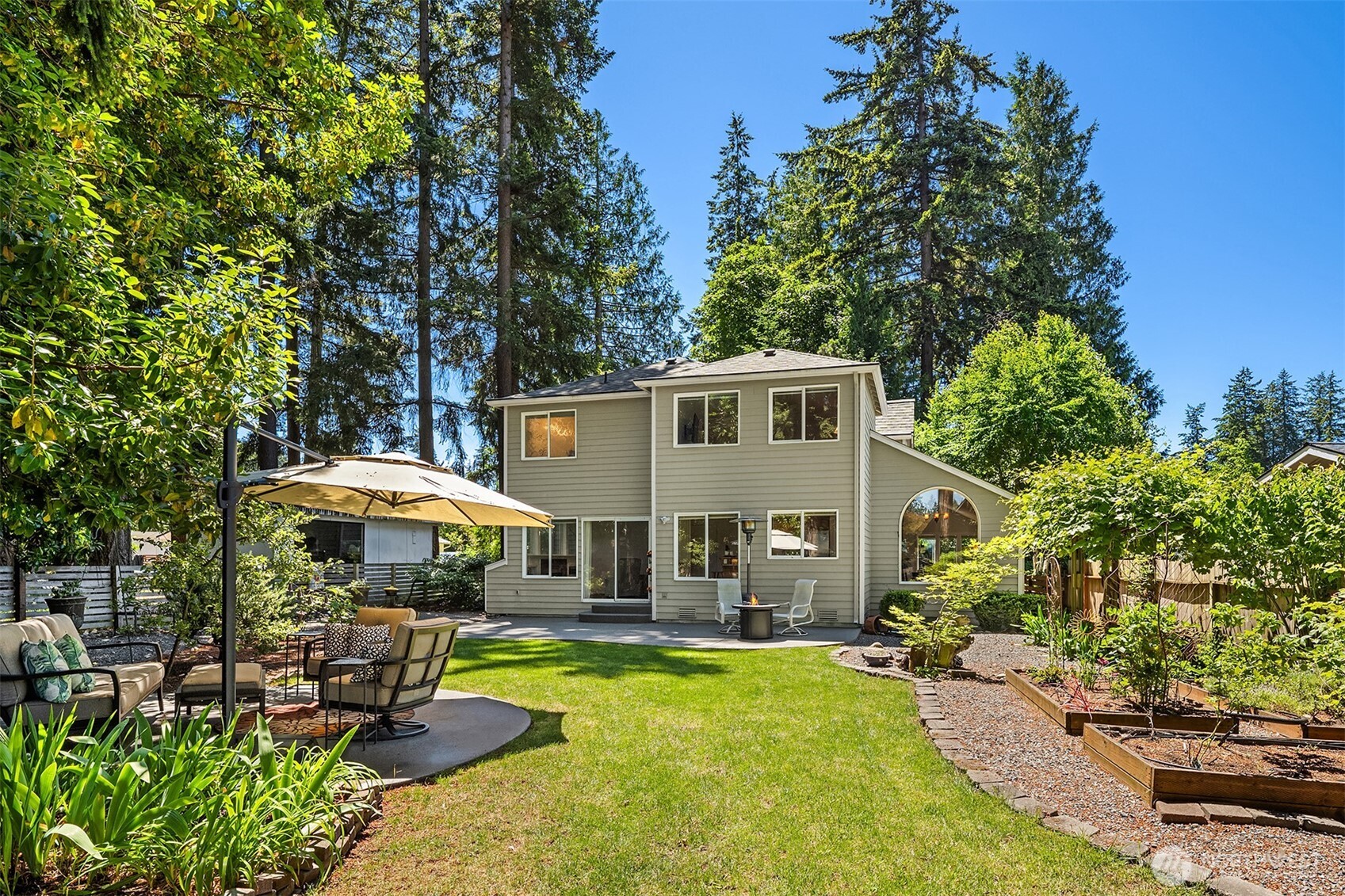 647 Edmonds Way, Edmonds, WA 98020, photo 3 of 3