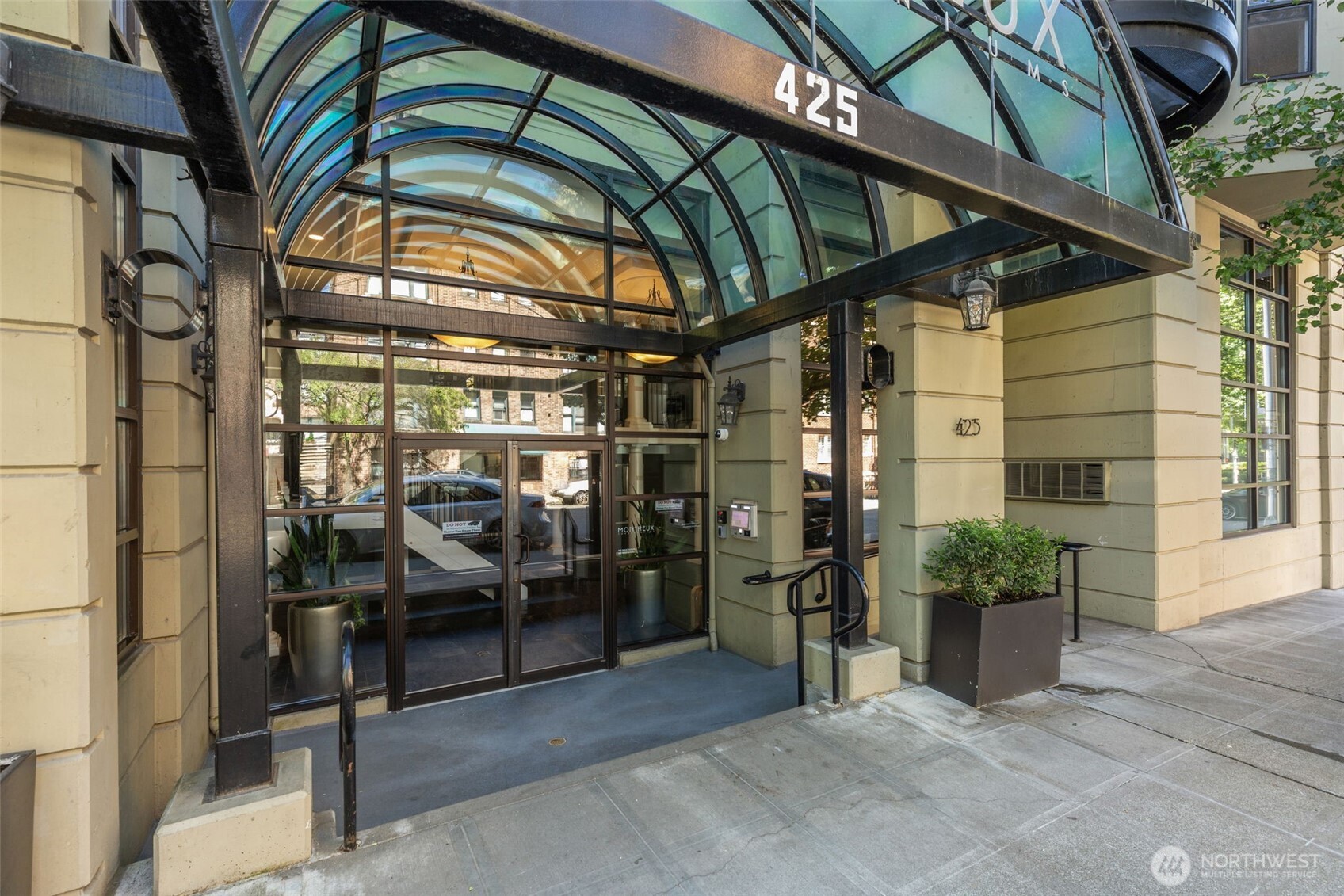 425 Vine Street #706, Seattle, WA 98121, photo 2 of 37