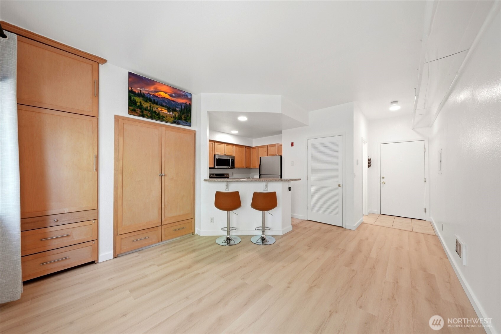 300 10th Avenue #A110, Seattle, WA 98122-7707, photo 3 of 32