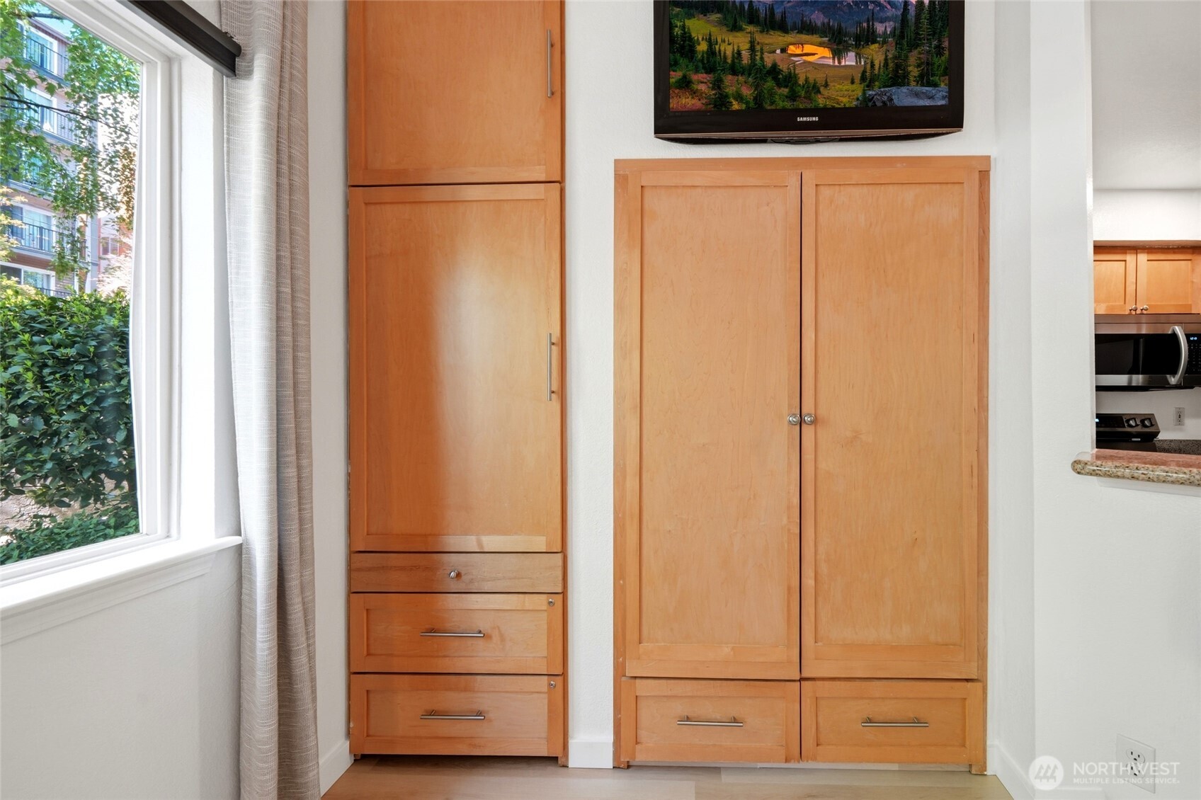 300 10th Avenue #A110, Seattle, WA 98122-7707, photo 4 of 32