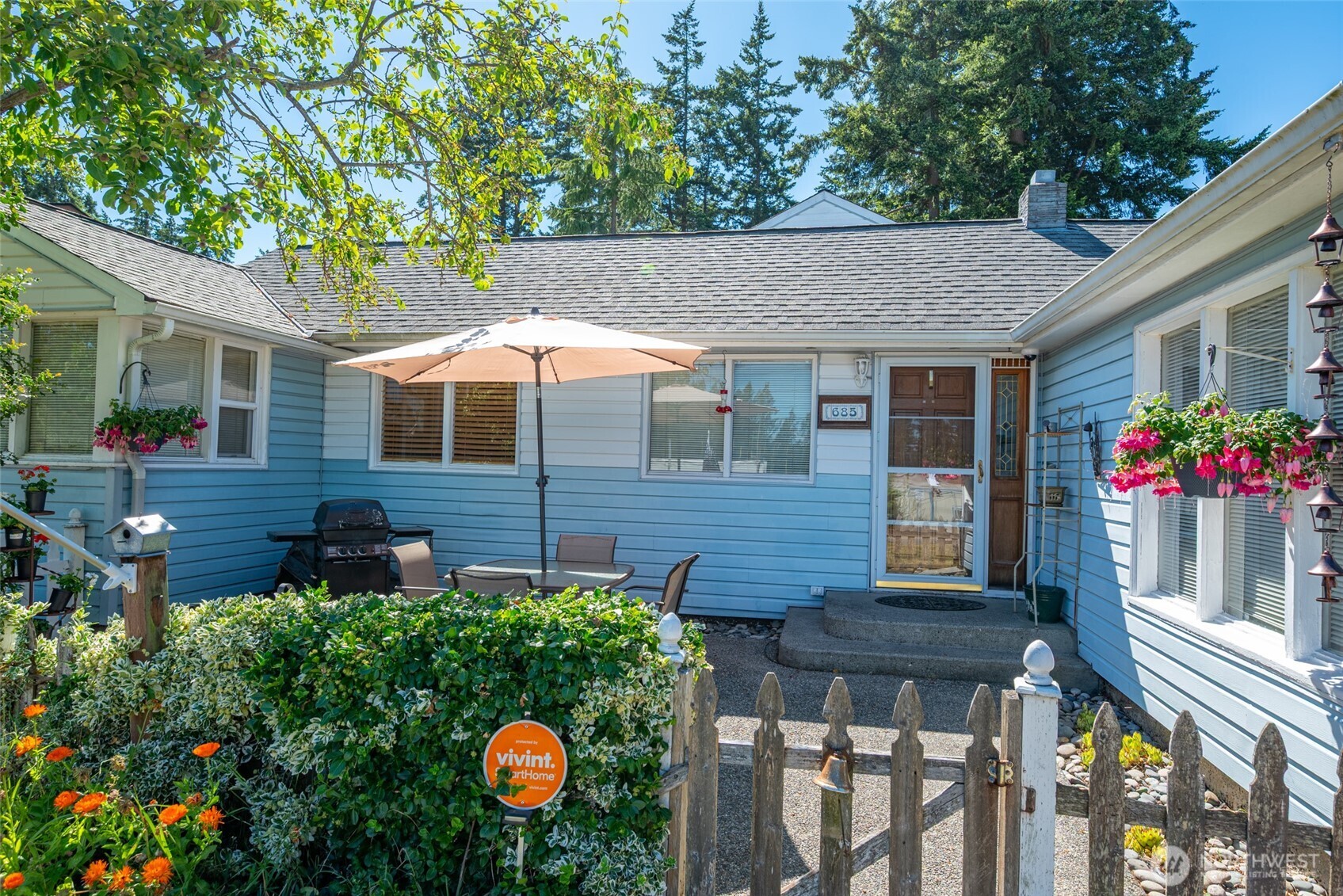 685 NE Regatta Street, Oak Harbor, WA 98277, photo 2 of 2