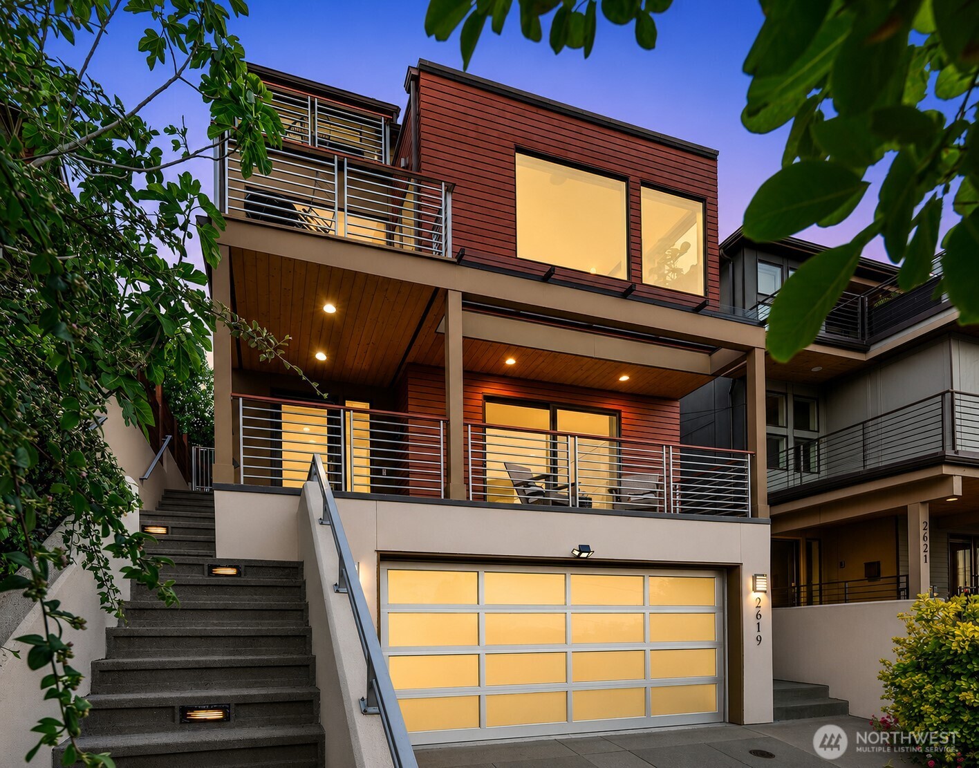 2619 Warren Avenue N, Seattle, WA 98109, photo 3 of 4