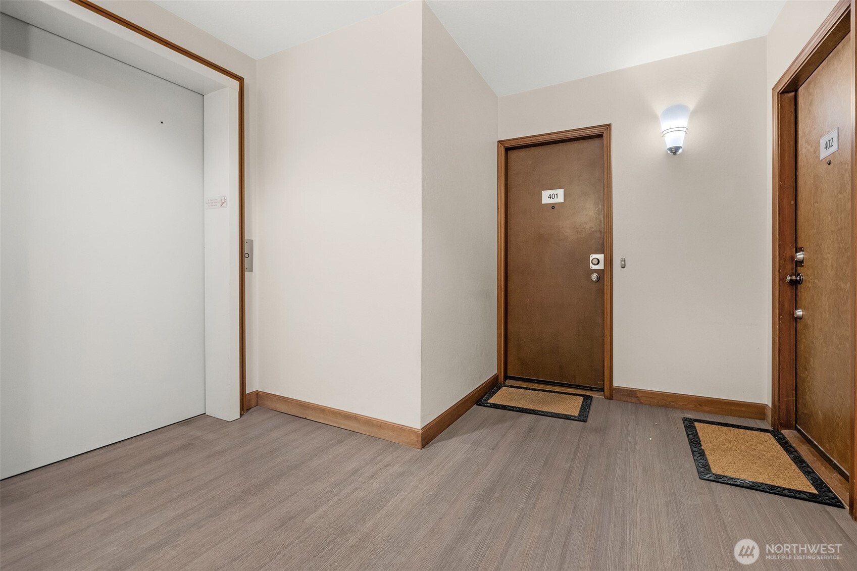 435 Summit Avenue E #402, Seattle, WA 98102, photo 3 of 35