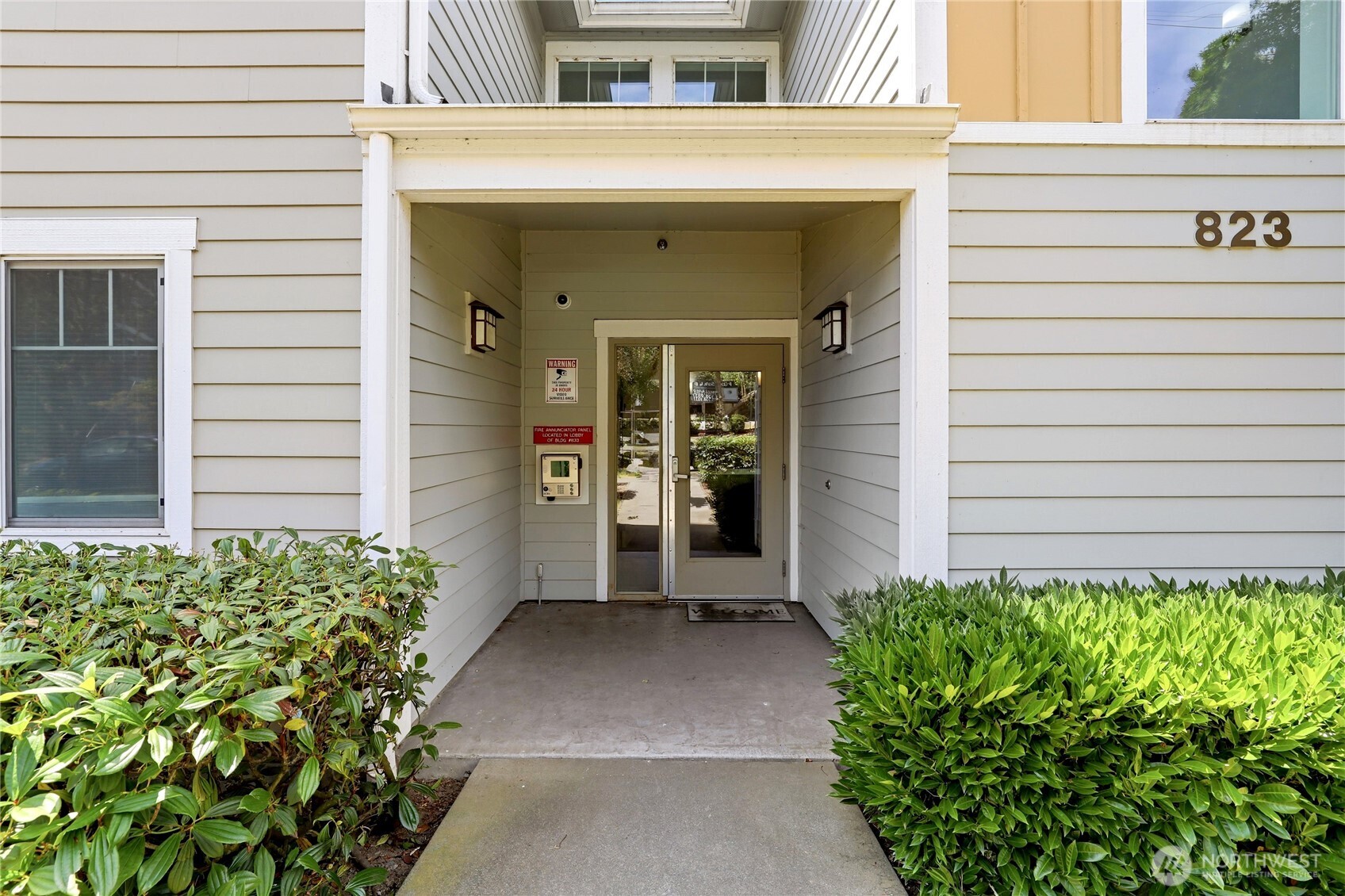 823 Davis Place S #104, Seattle, WA 98144, photo 3 of 23
