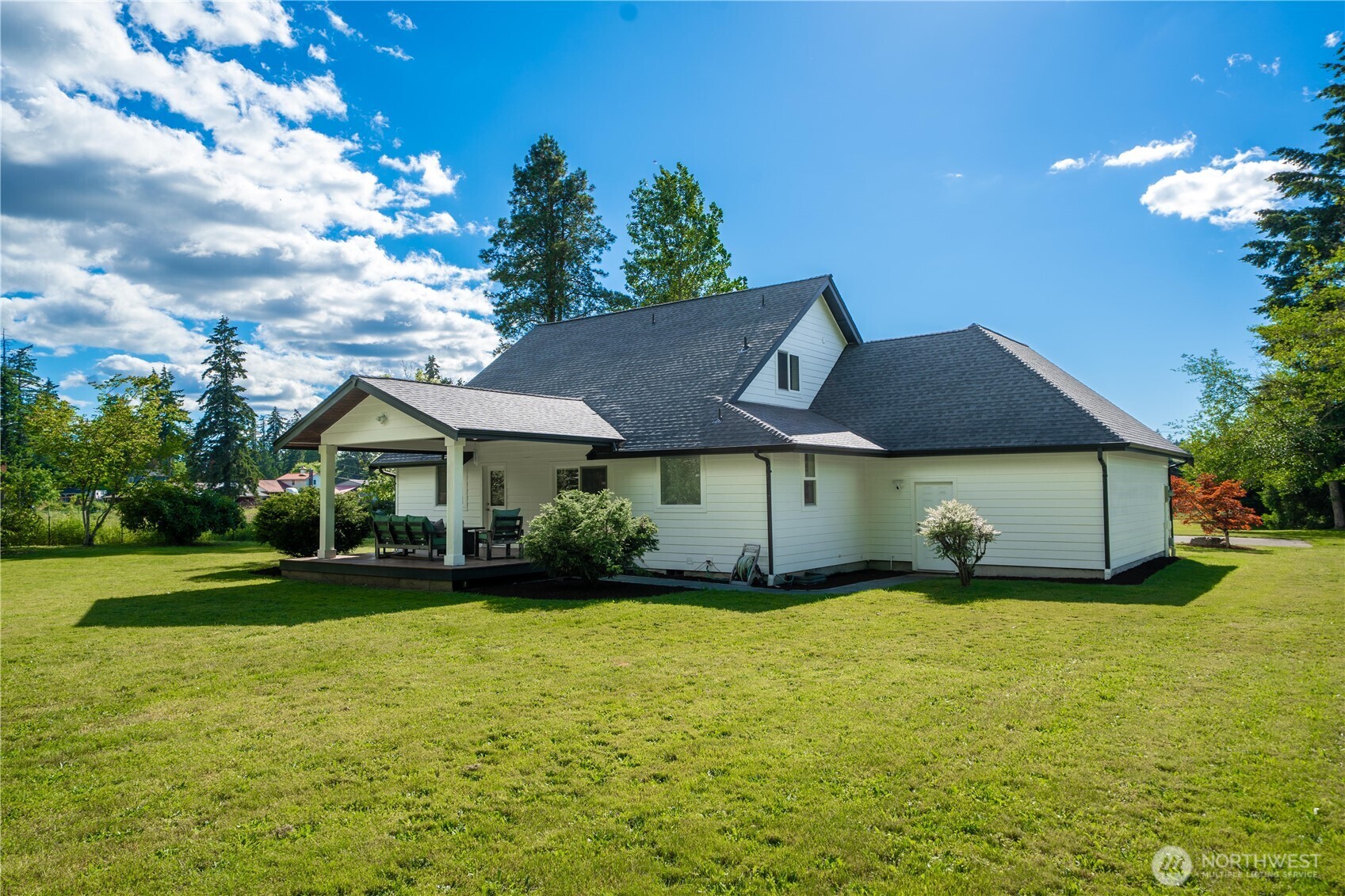 12217 Waller Road E, Tacoma, WA 98446, photo 3 of 4