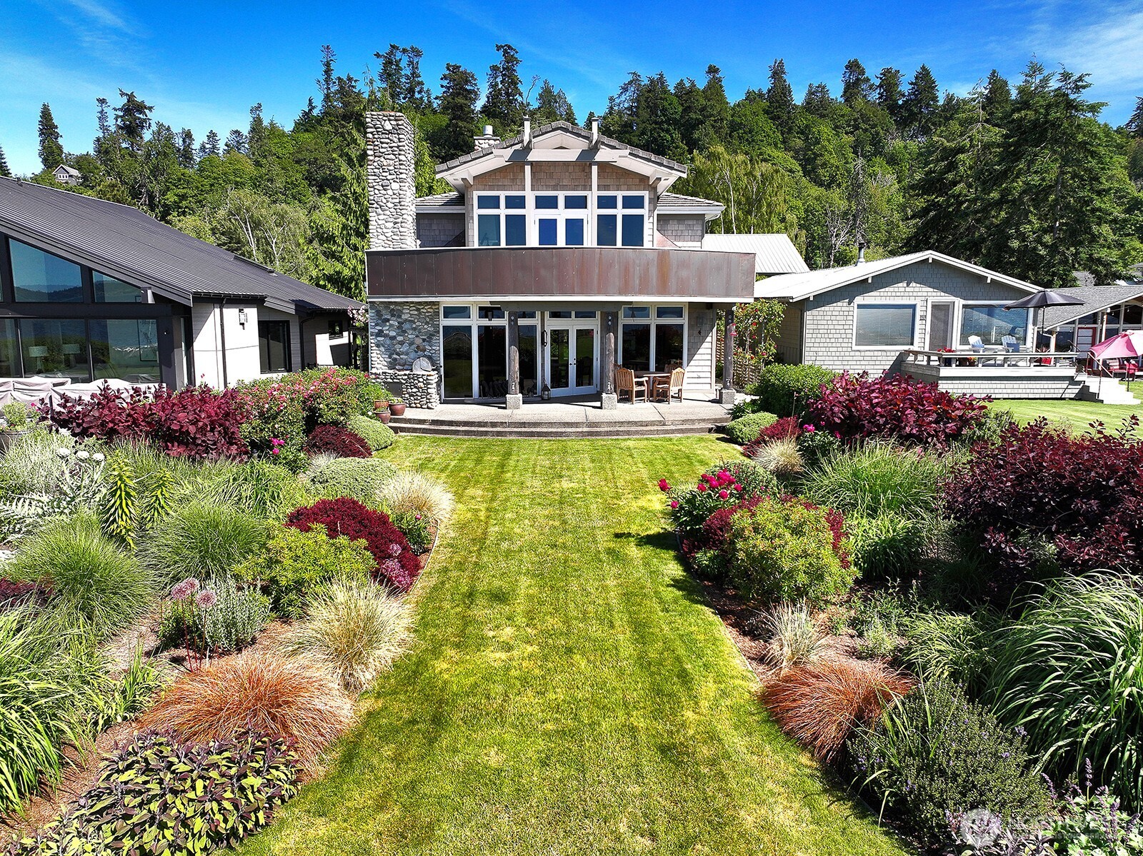 7532 Maxwelton Beach Lane