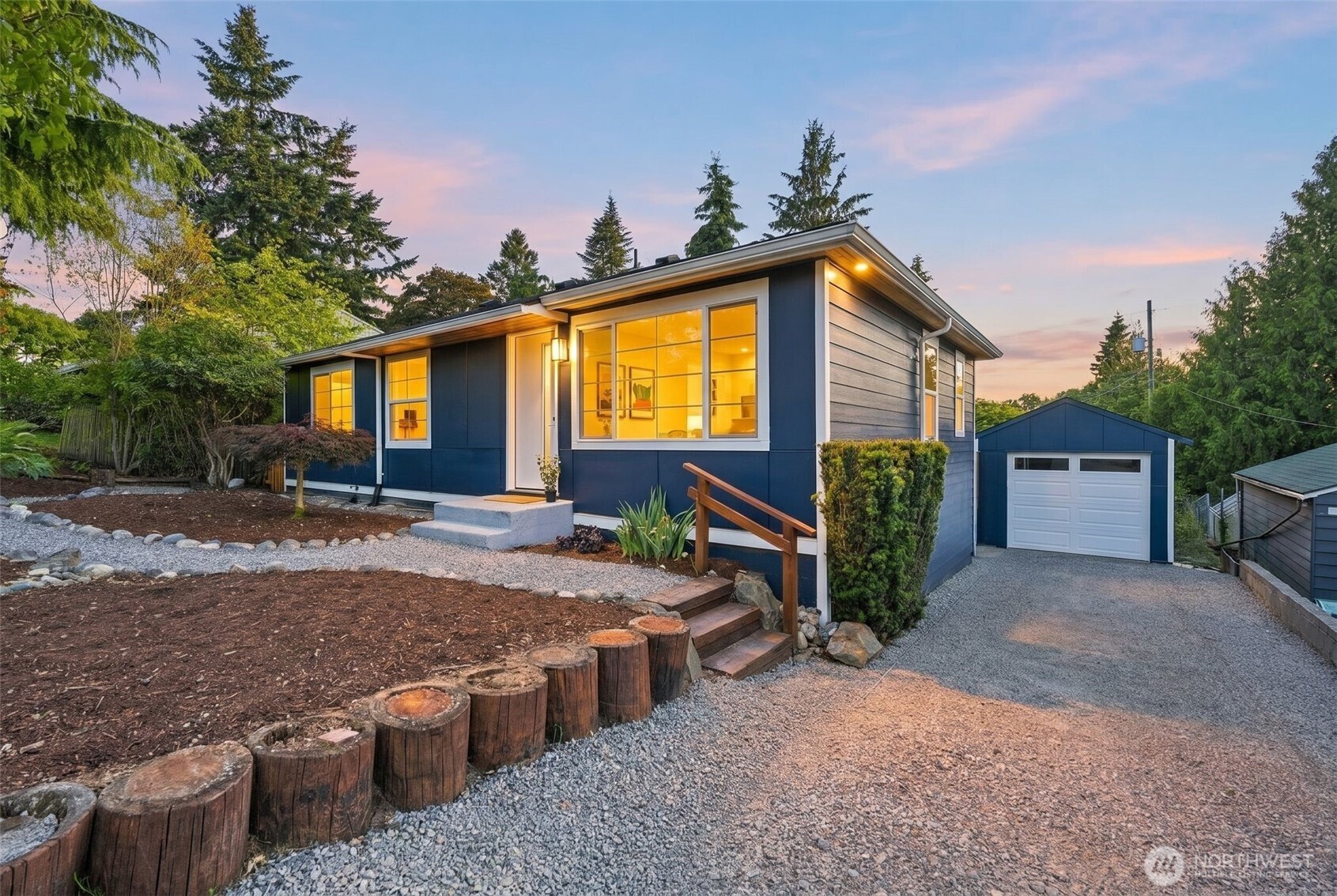 17211 3rd Avenue NE, Shoreline, WA 98155-4915, photo 2 of 2