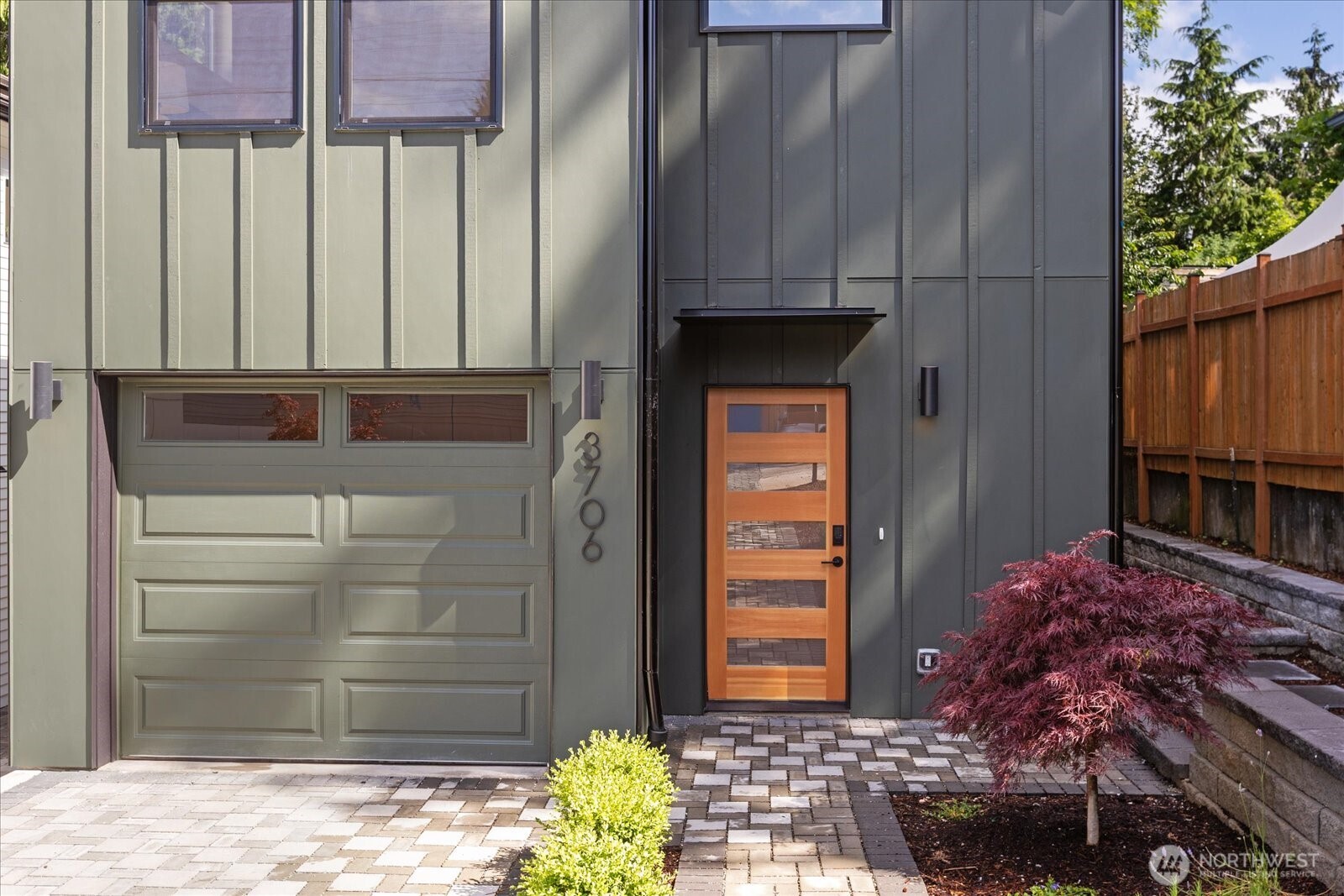 3706 NE 137th Street, Seattle, WA 98125, photo 2 of 25