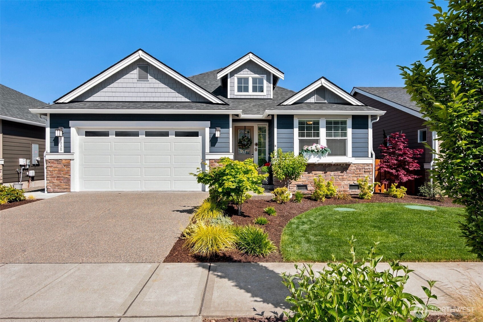 2835 Arrowroot Loop SE