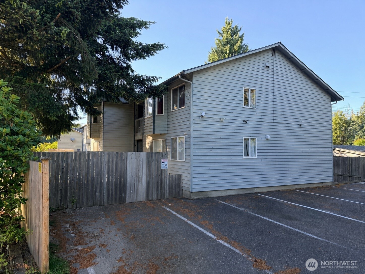 7611 Ridgewood Drive, Everett, WA 98203, photo 2 of 2