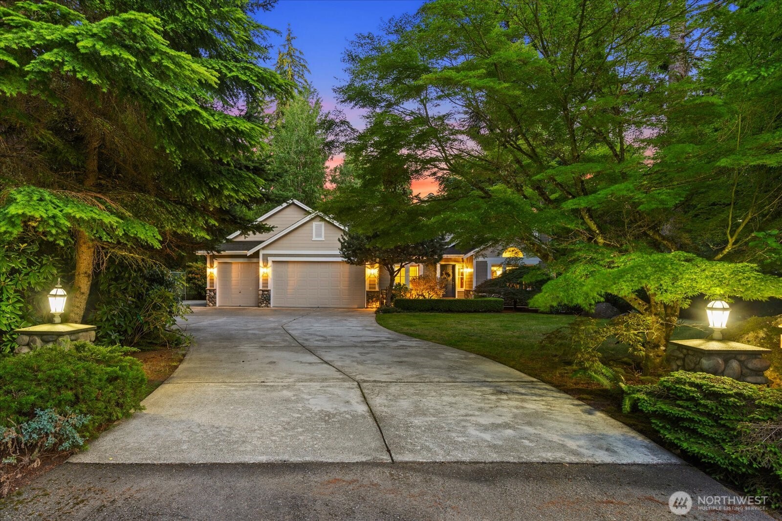 23915 NE 80th Street, Redmond, WA 98053, photo 2 of 2