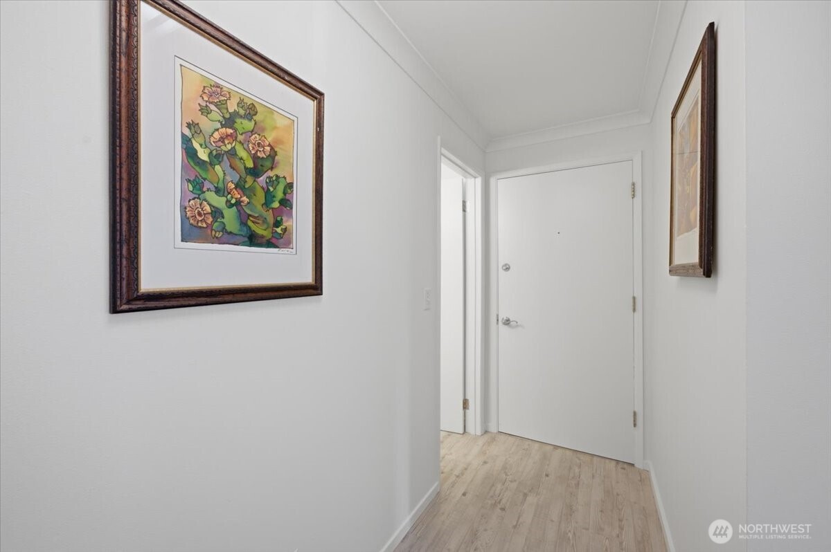 914 6th Avenue N #201, Seattle, WA 98109, photo 5 of 30