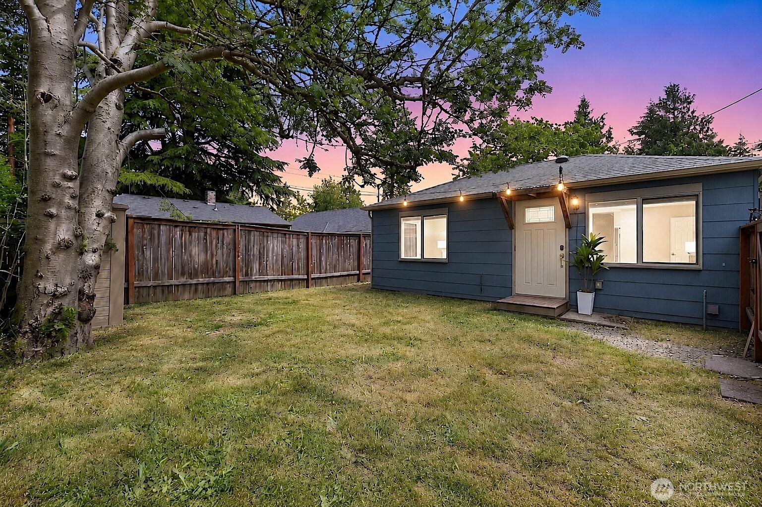 9745 Evanston Avenue N #B, Seattle, WA 98103, photo 5 of 22