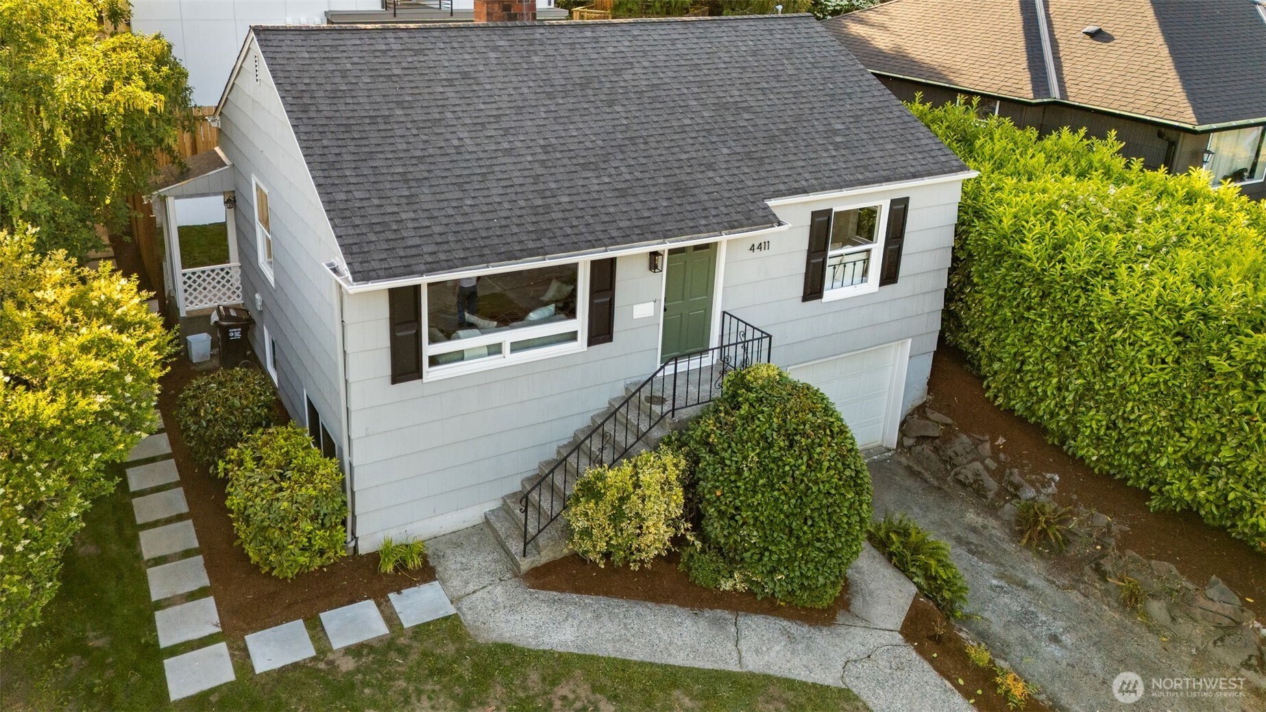 4411 50th Avenue SW, Seattle, WA 98116, photo 3 of 27