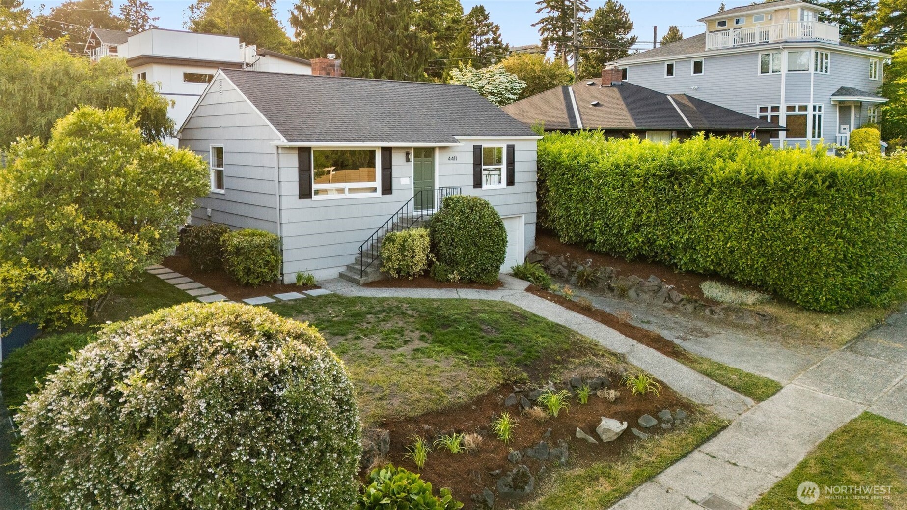 4411 50th Avenue SW, Seattle, WA 98116, photo 4 of 27