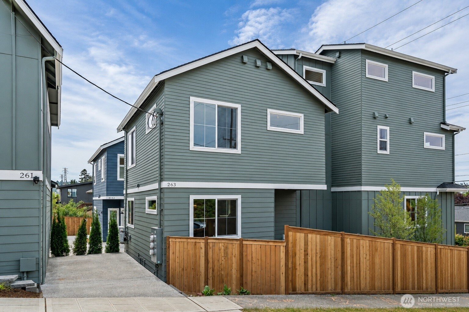 263 NW 42nd Street, Seattle, WA 98107, photo 3 of 34