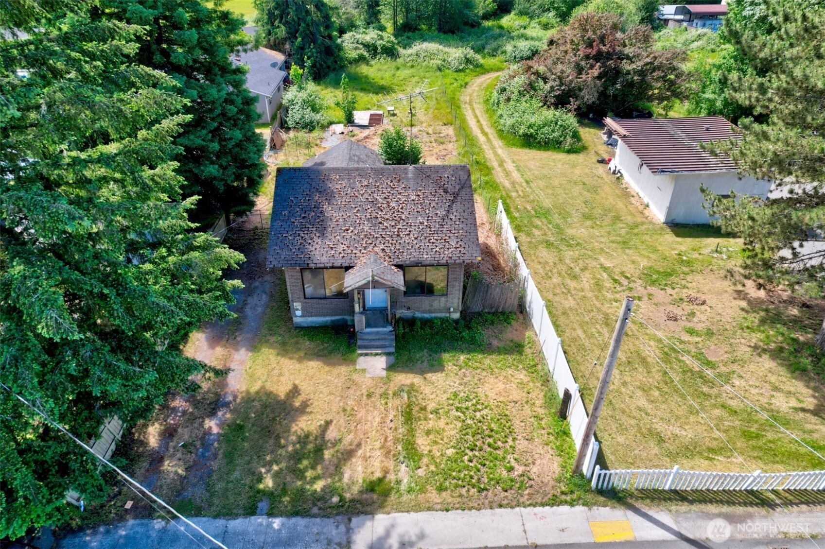 312 E Pioneer Street