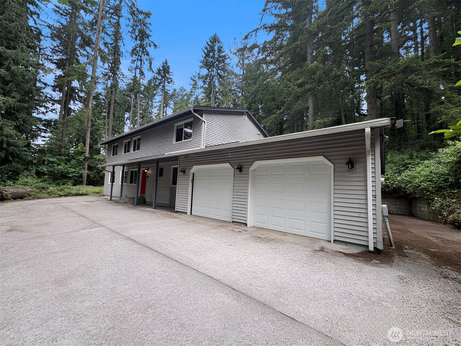 24404 SE Mirrormont Boulevard, Issaquah, WA 98027, photo 2 of 2