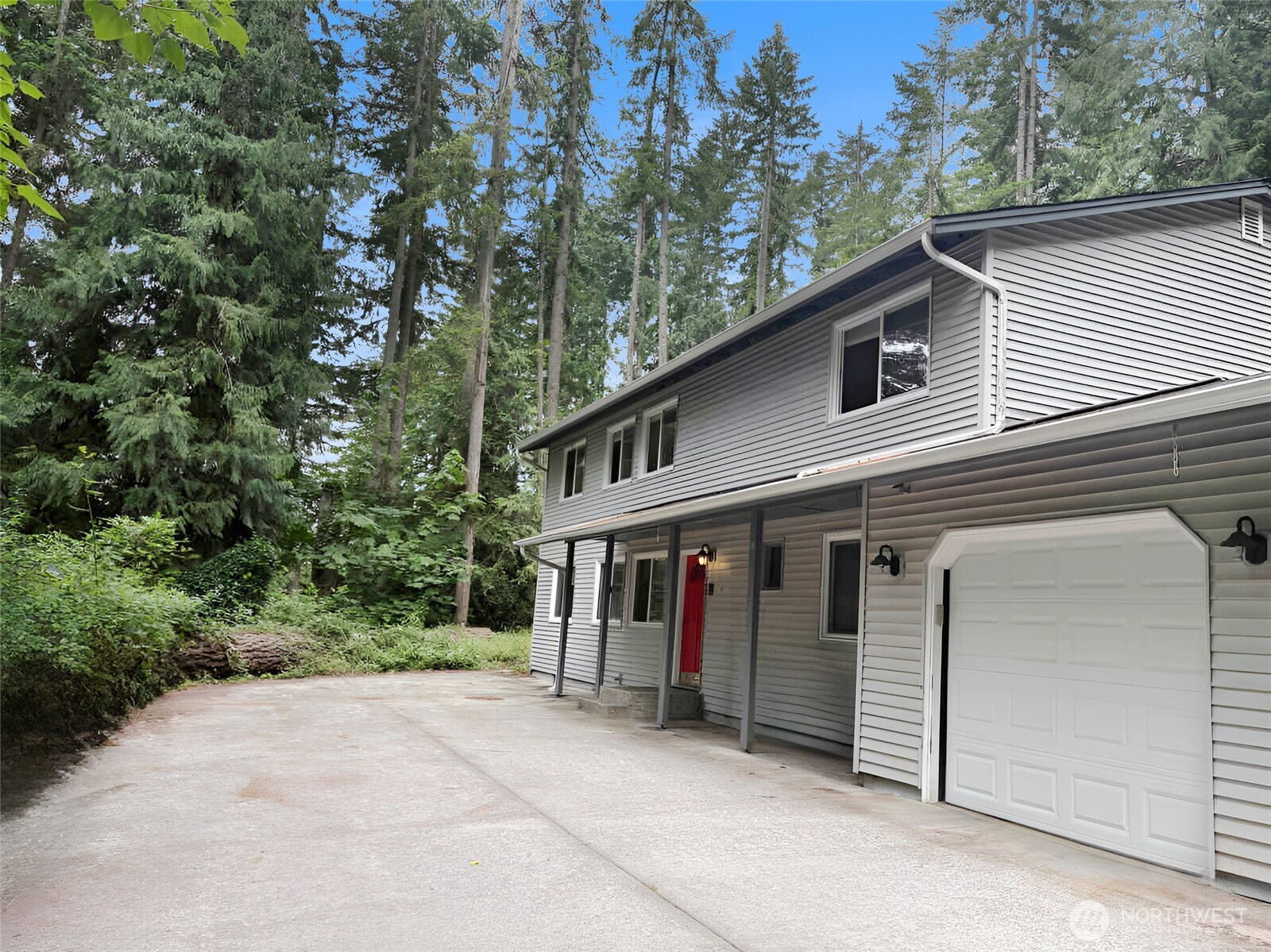 24404 SE Mirrormont Boulevard, Issaquah, WA 98027, photo 3 of 3