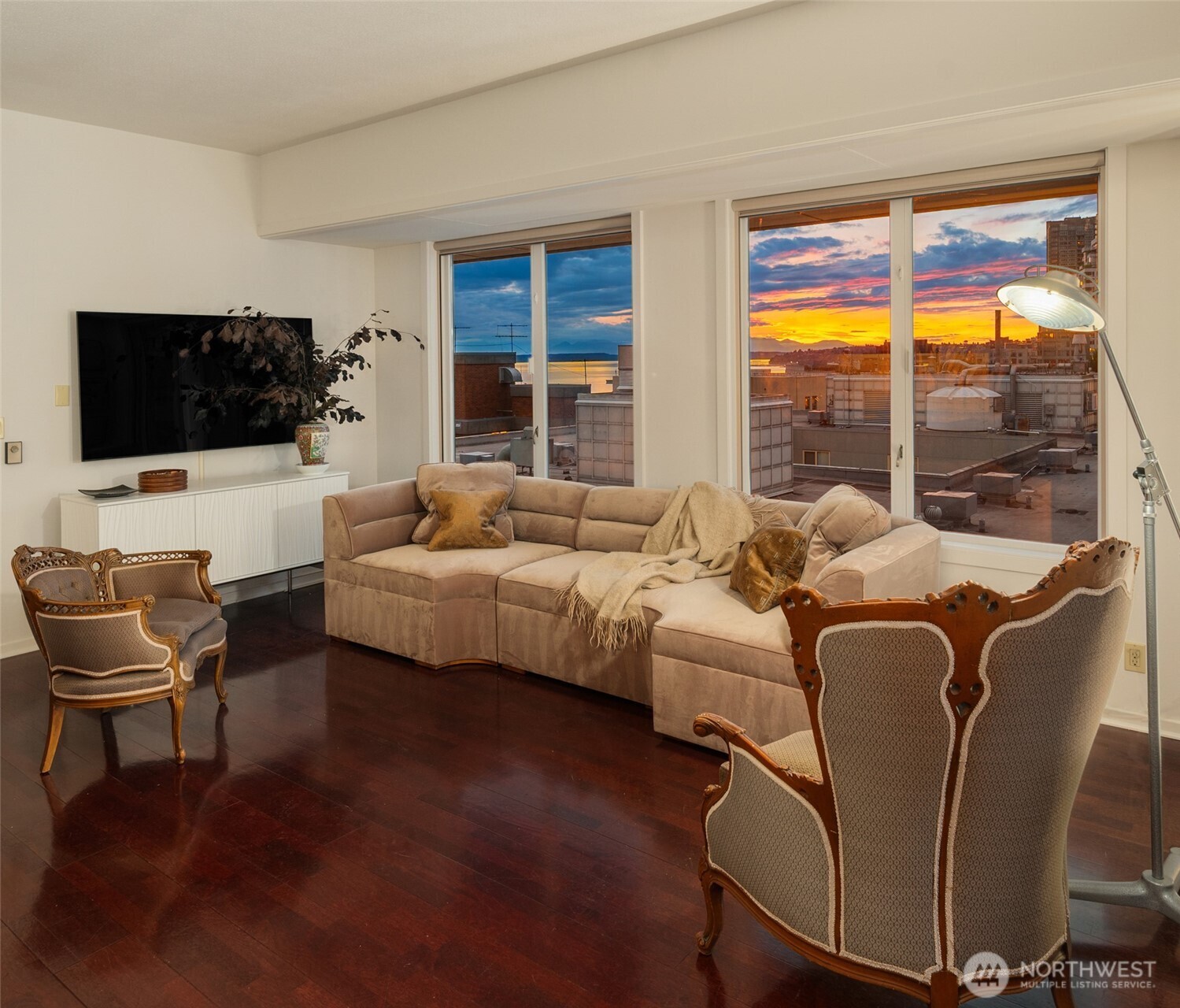 98 Union Street #810