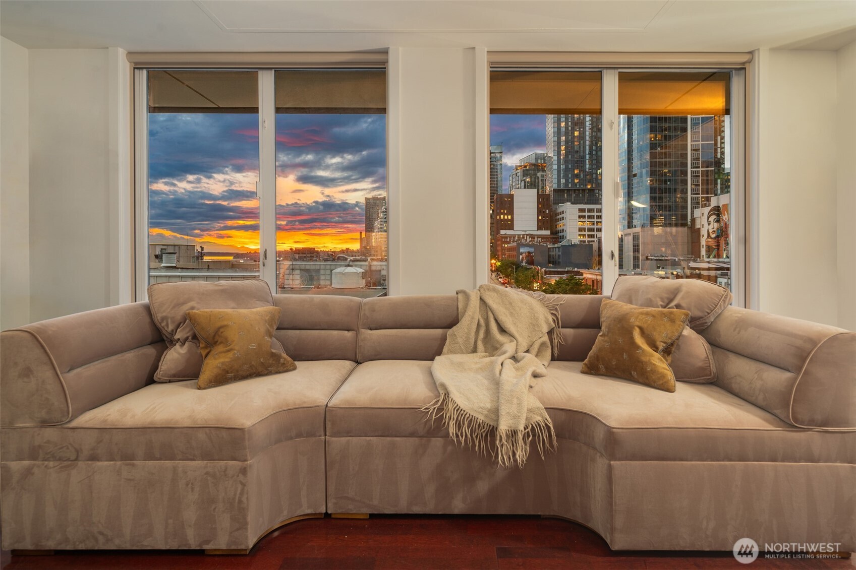 98 Union Street #810, Seattle, WA 98101, photo 2 of 38
