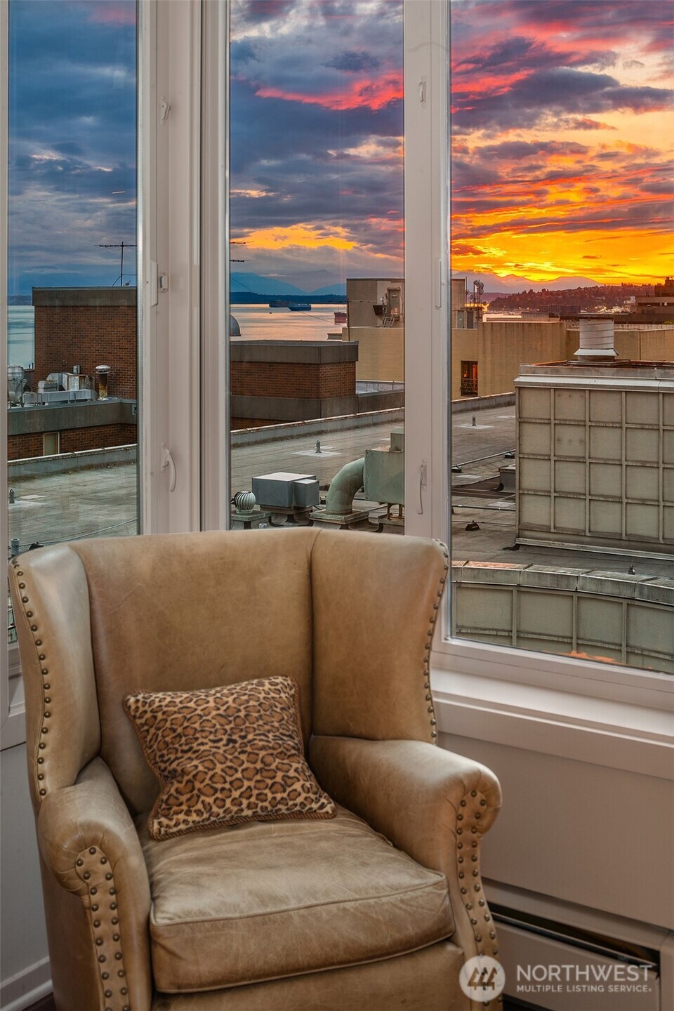 98 Union Street #810, Seattle, WA 98101, photo 3 of 38