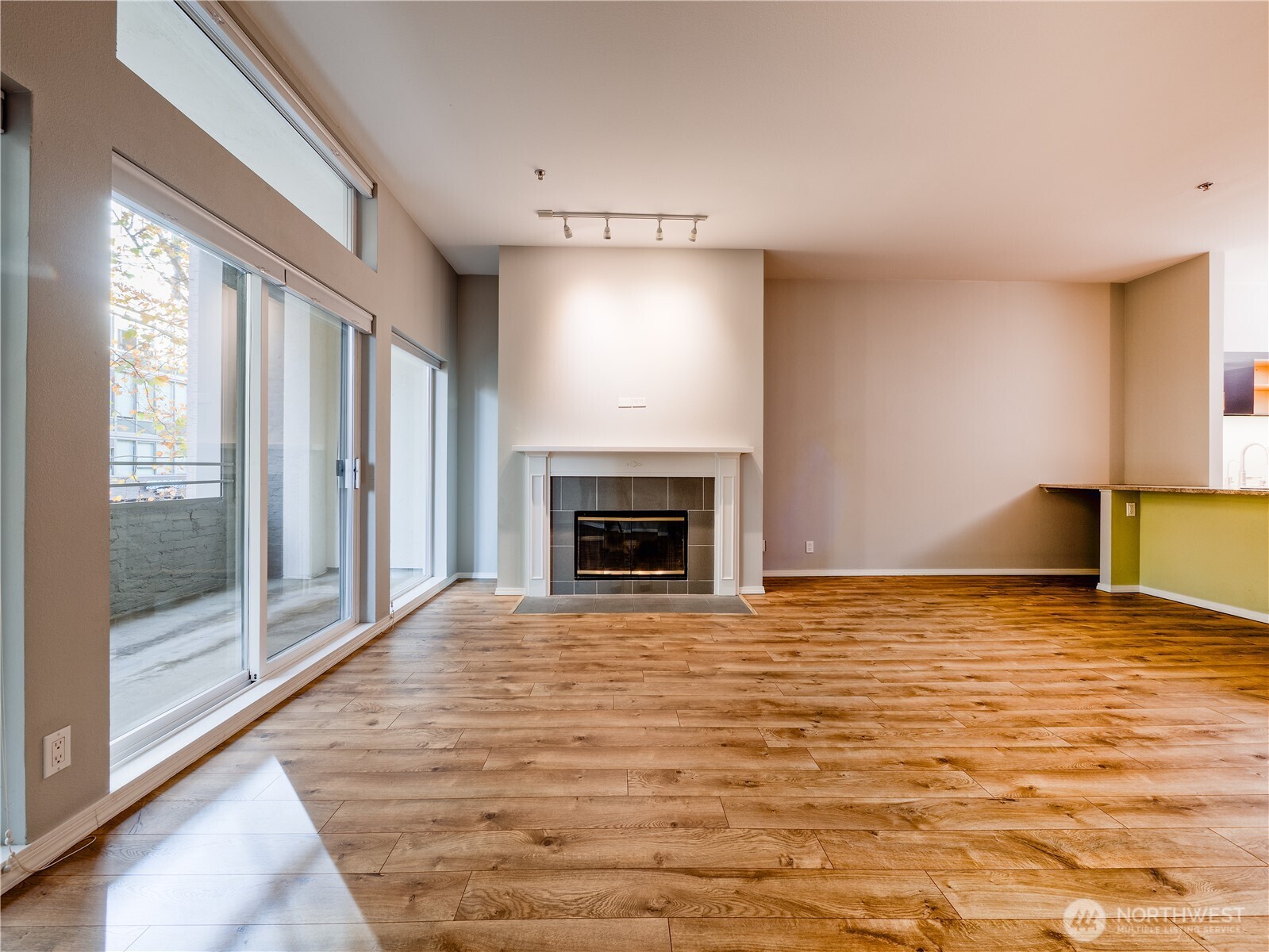 526 1st Avenue S #203, Seattle, WA 98104, photo 4 of 40
