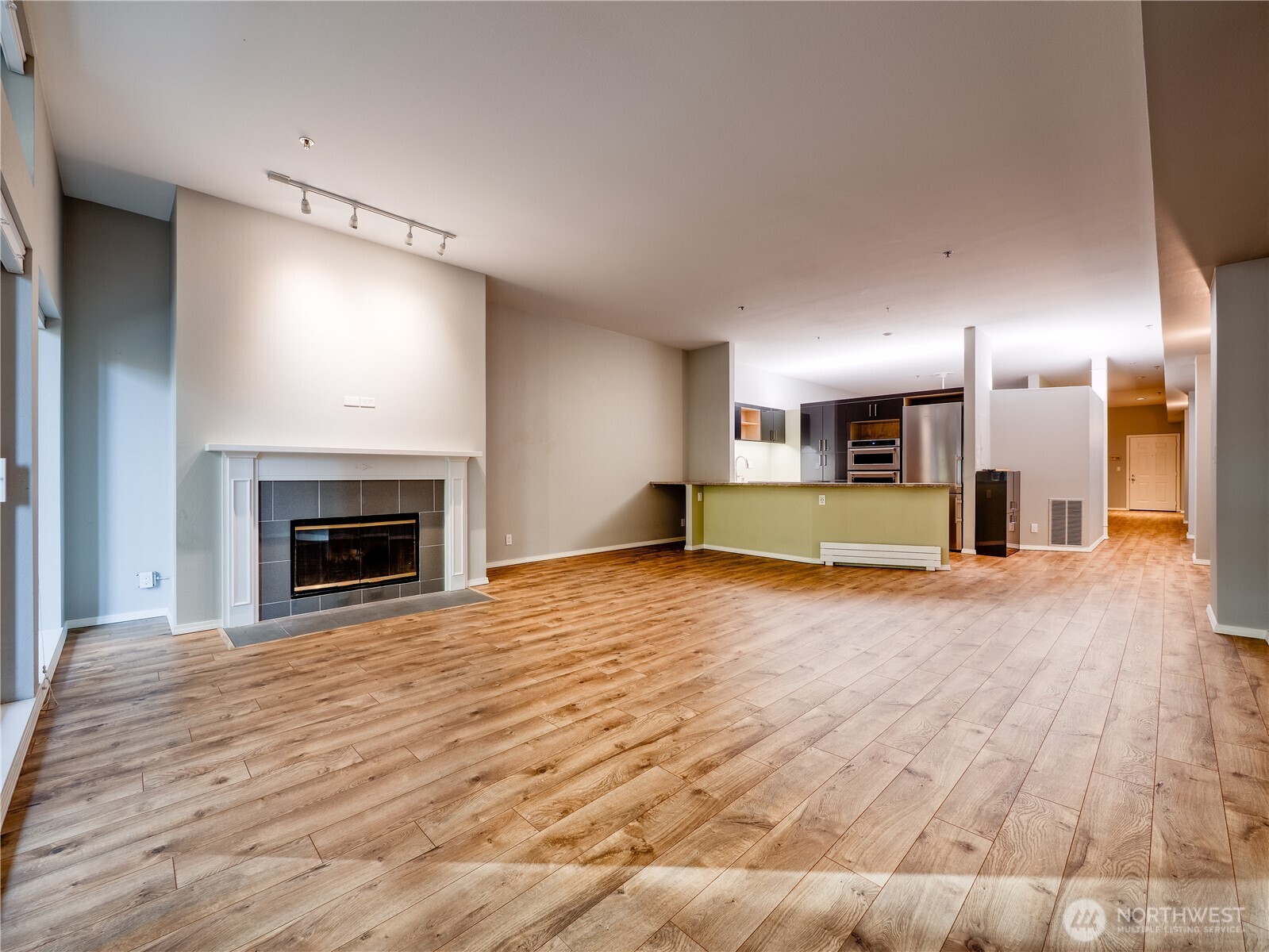 526 1st Avenue S #203, Seattle, WA 98104, photo 2 of 40
