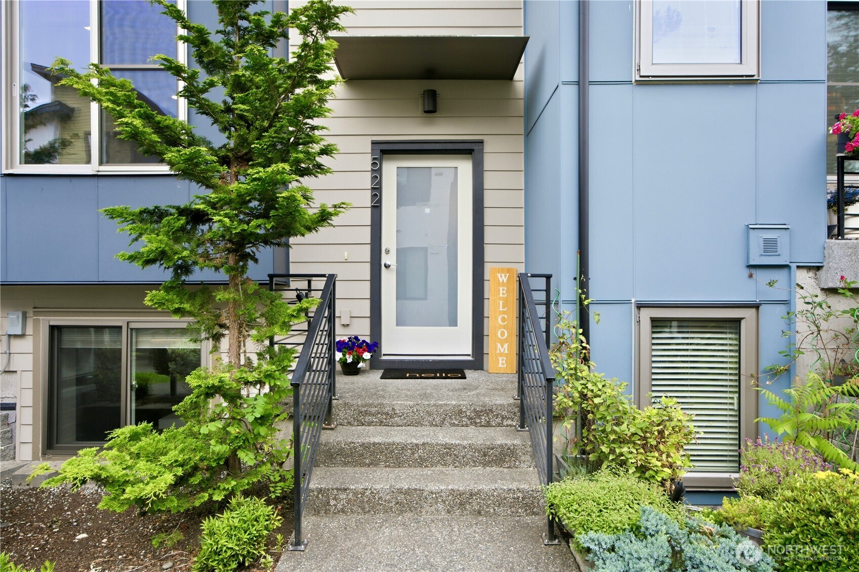 522 Glacier Walk SE, Sammamish, WA 98074, photo 2 of 2