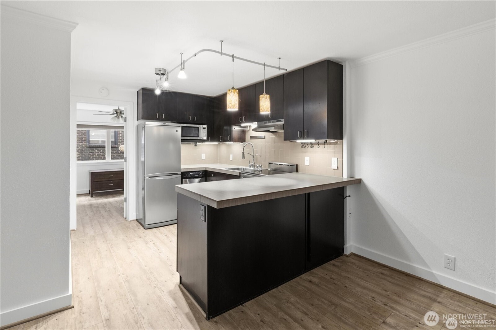 752 Bellevue Avenue E #202, Seattle, WA 98102, photo 5 of 18