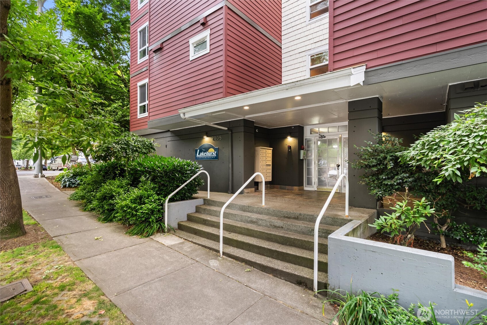 2805 NE 125th Street #304, Seattle, WA 98125, photo 3 of 31
