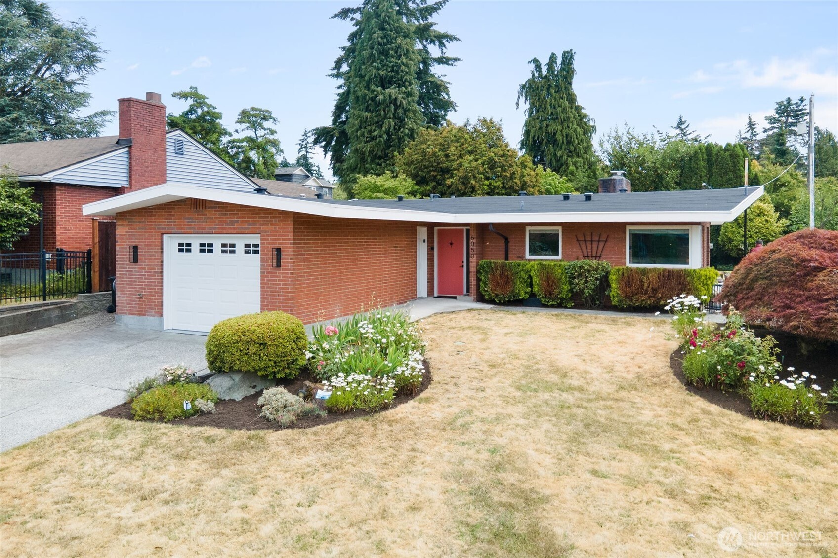 6050 43rd Avenue NE, Seattle, WA 98115, photo 2 of 2