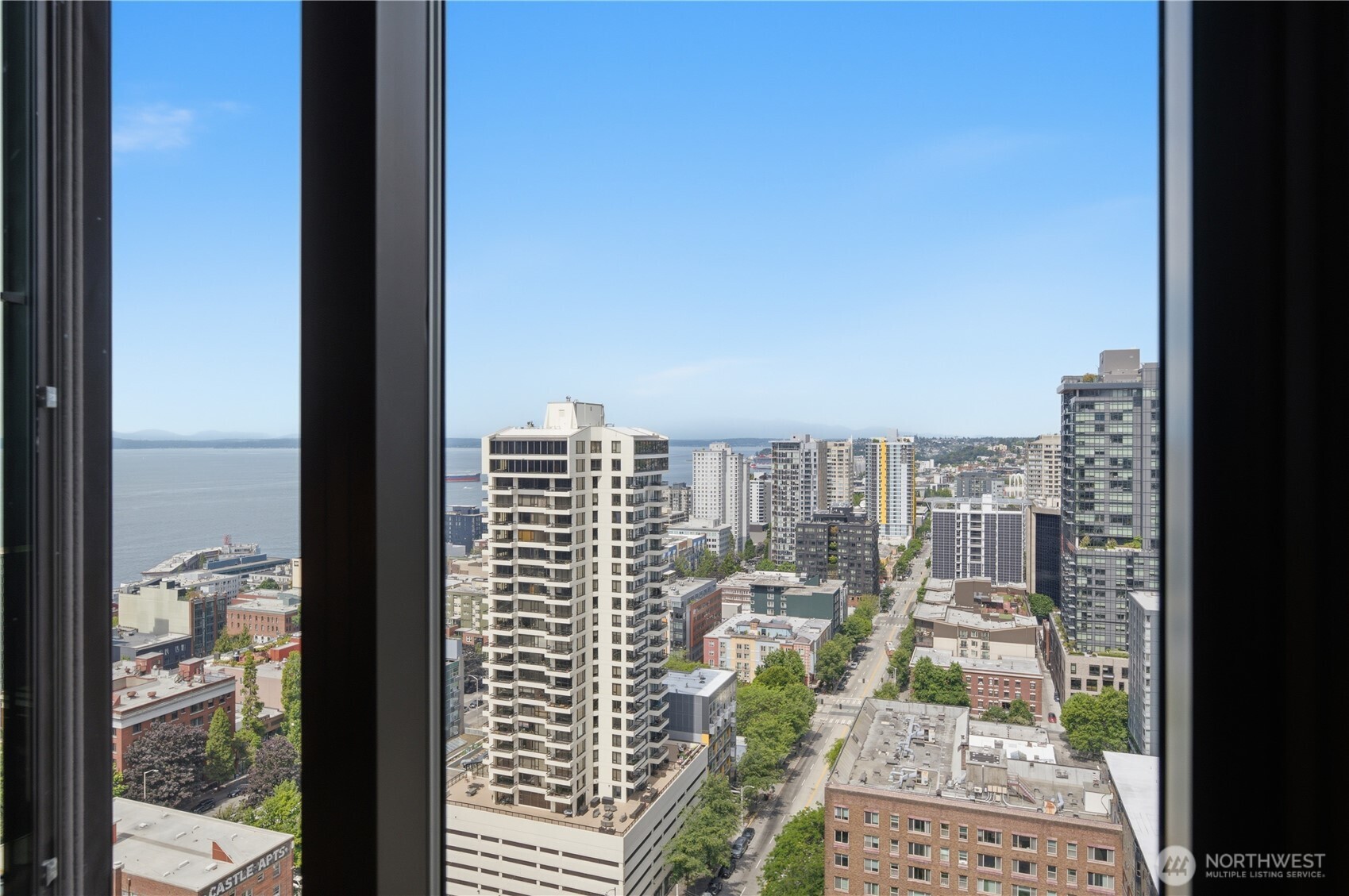 2100 3rd Avenue #2604, Seattle, WA 98121, photo 2 of 27
