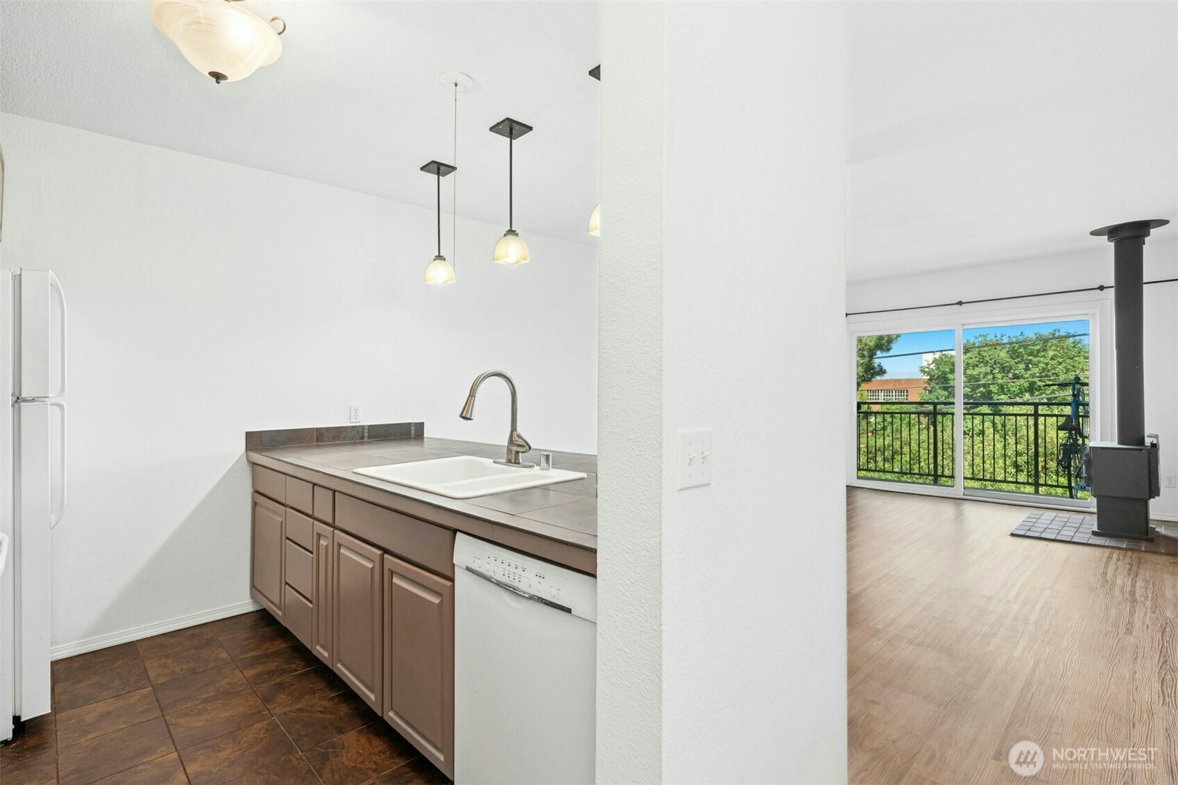 5844 NE 75th Street #A302, Seattle, WA 98115, photo 4 of 22