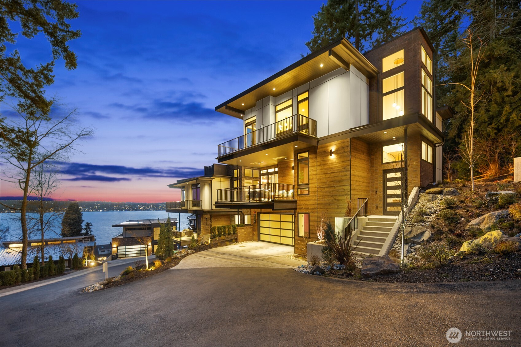 7116 NE 119th Lane, Kirkland, WA 98034, photo 2 of 2