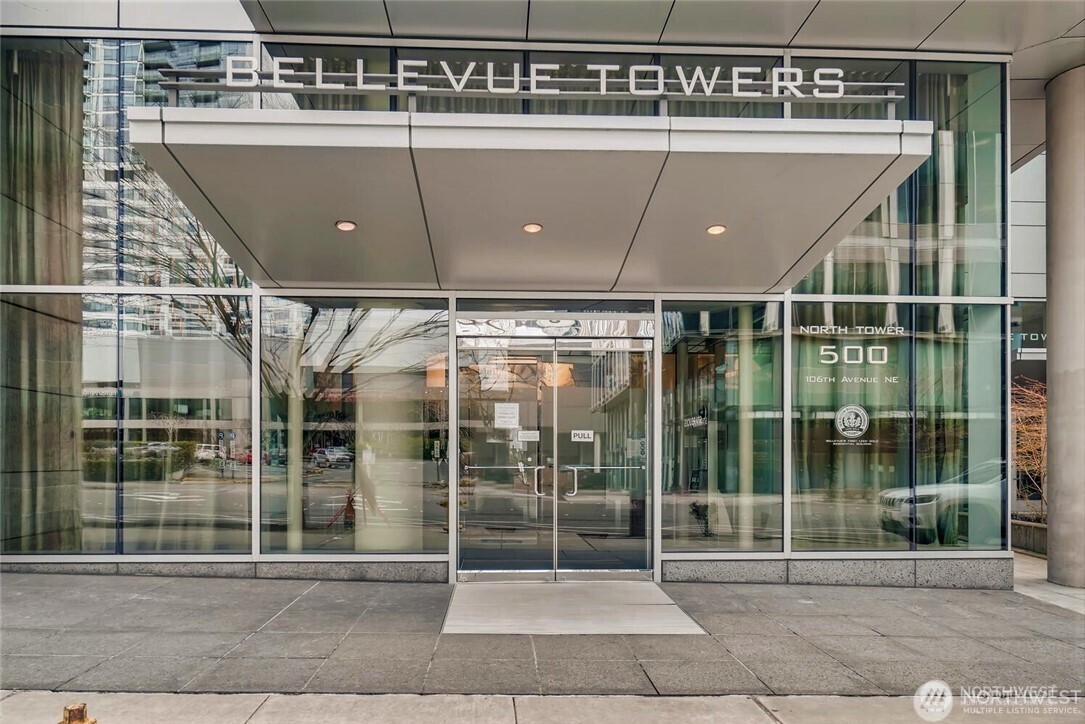 500 106th Avenue NE #2803, Bellevue, WA 98004-8689, photo 2 of 2