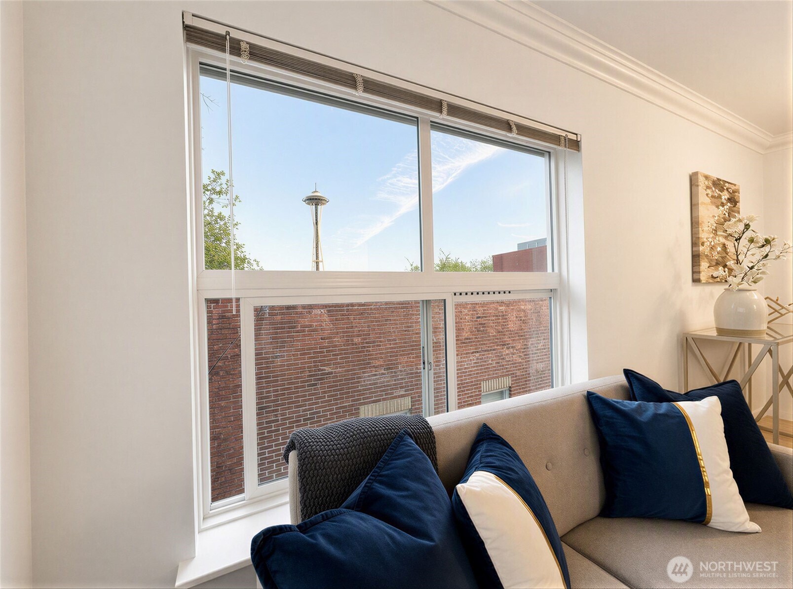 621 5th Avenue N #402, Seattle, WA 98109, photo 5 of 27