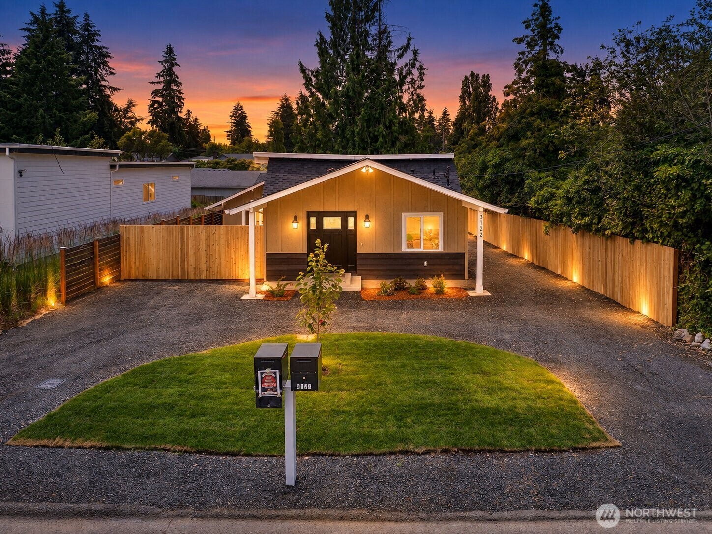 3122 Oas Drive W, University Place, WA 98466, photo 2 of 3