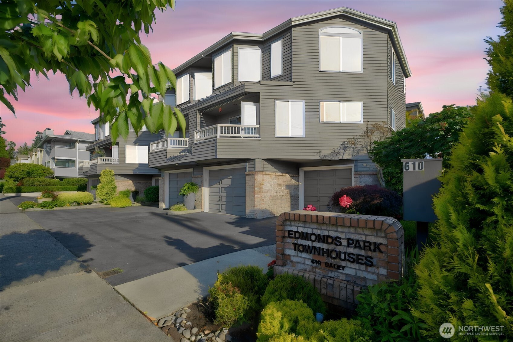 610 Daley Street #E, Edmonds, WA 98020, photo 2 of 2