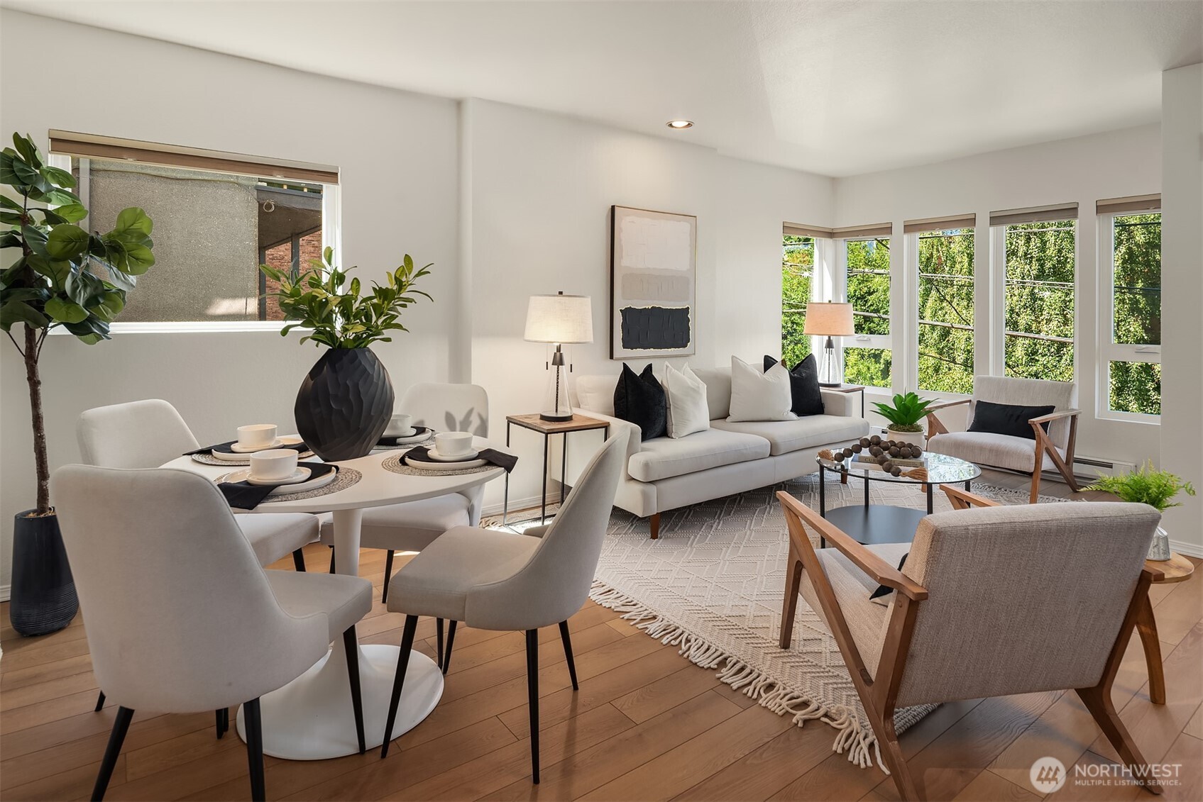 435 Summit Avenue E #203