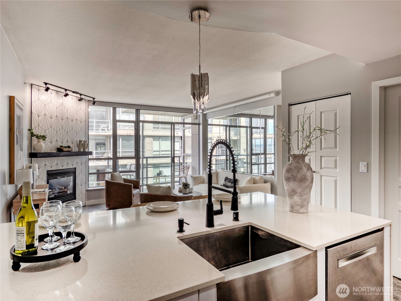 2929 1st Ave #816, Seattle, WA 98121, photo 5 of 40