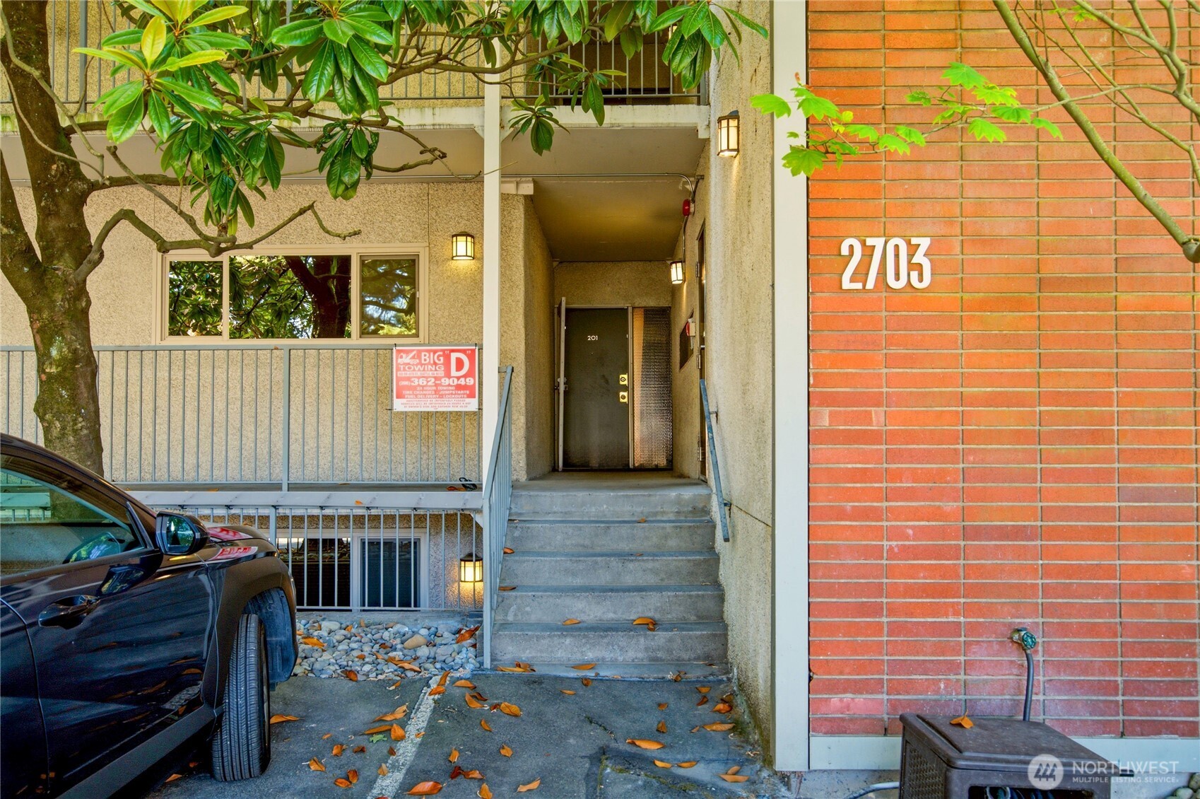 2703 Boylston Ave E #201, Seattle, WA 98102, photo 3 of 27