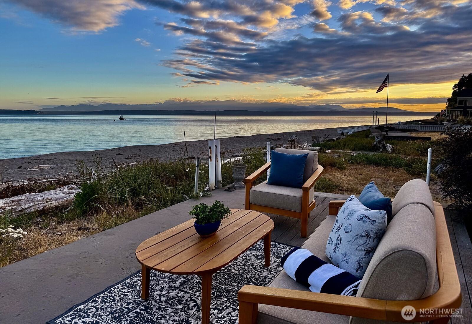 848 Old Beach Road