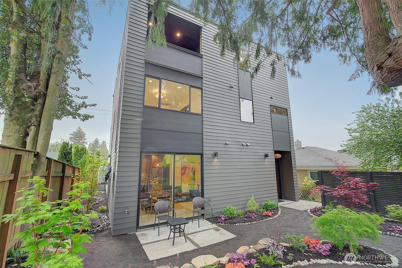 7912 34th Avenue SW, Seattle, WA 98126, photo 2 of 34
