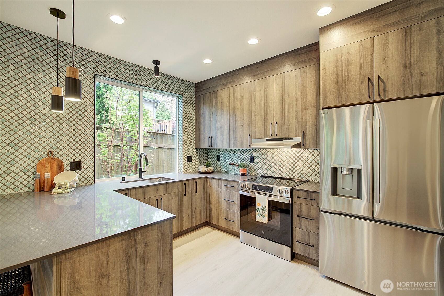 7912 34th Avenue SW, Seattle, WA 98126, photo 5 of 34