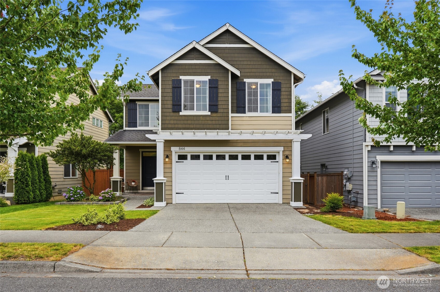 844 Panorama Ridge